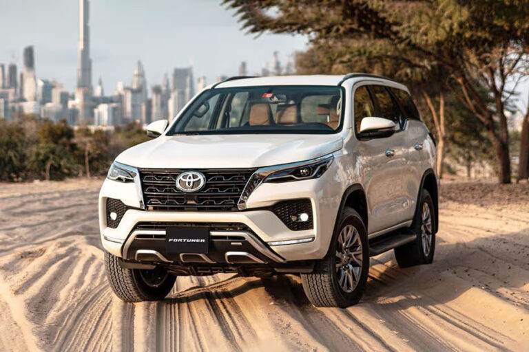 toyota-fortuner-front-angle-low-view-609840