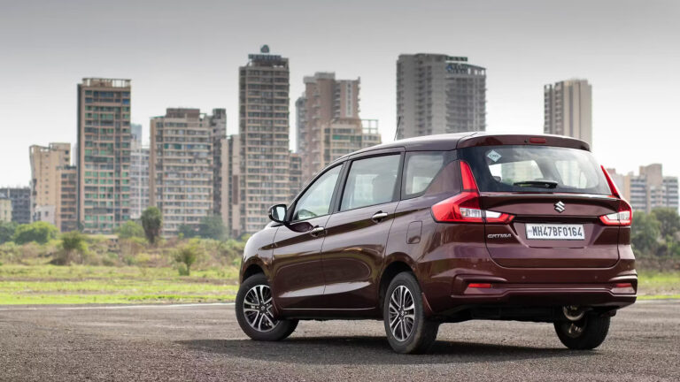 ertiga-exterior-left-rear-three-quarter (1)