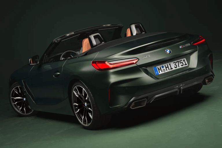 refined-chasis-turning-z4_3to2