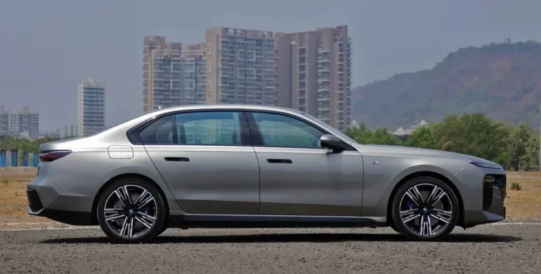 bmw-i7_21