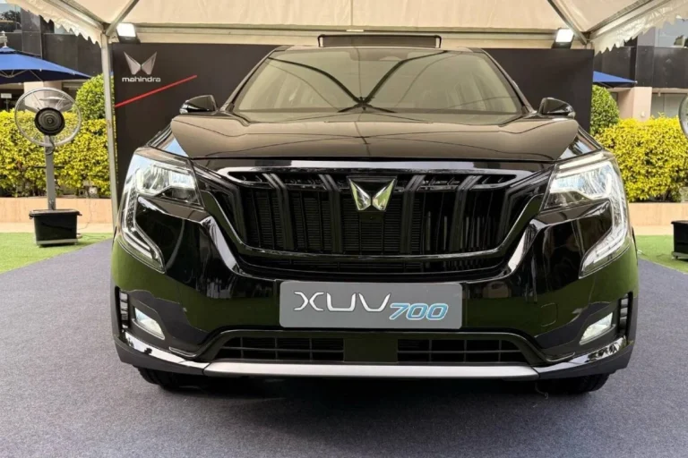 XUV700-1